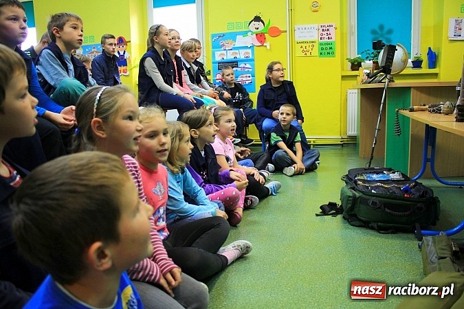 Zdjęcie w galerii na portalu naszraciborz.pl: W Brzeźnicy rzucali granatami wiadomości z regionu