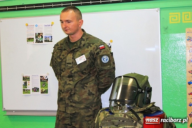 Zdjęcie w galerii na portalu naszraciborz.pl: W Brzeźnicy rzucali granatami wiadomości z regionu