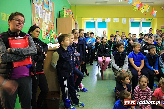 Zdjęcie w galerii na portalu naszraciborz.pl: W Brzeźnicy rzucali granatami wiadomości z regionu