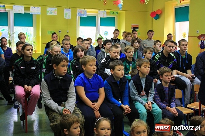 Zdjęcie w galerii na portalu naszraciborz.pl: W Brzeźnicy rzucali granatami wiadomości z regionu