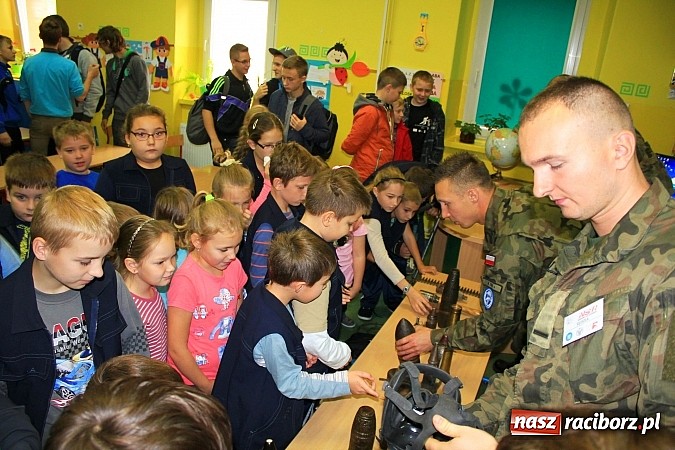 Zdjęcie w galerii na portalu naszraciborz.pl: W Brzeźnicy rzucali granatami wiadomości z regionu