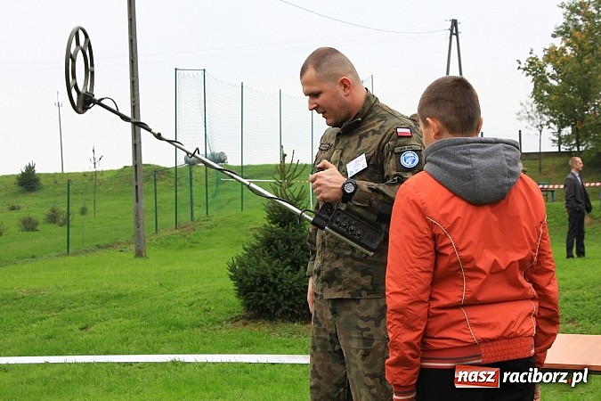 Zdjęcie w galerii na portalu naszraciborz.pl: W Brzeźnicy rzucali granatami wiadomości z regionu