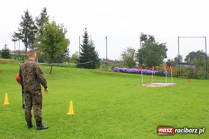 Zdjęcie w galerii na portalu naszraciborz.pl: W Brzeźnicy rzucali granatami wiadomości z regionu