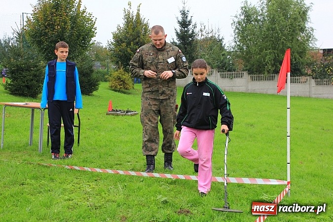Zdjęcie w galerii na portalu naszraciborz.pl: W Brzeźnicy rzucali granatami wiadomości z regionu