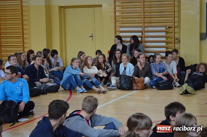 Zdjęcie w galerii na portalu naszraciborz.pl: Dzień Języków Obcych w II LO wiadomości z regionu