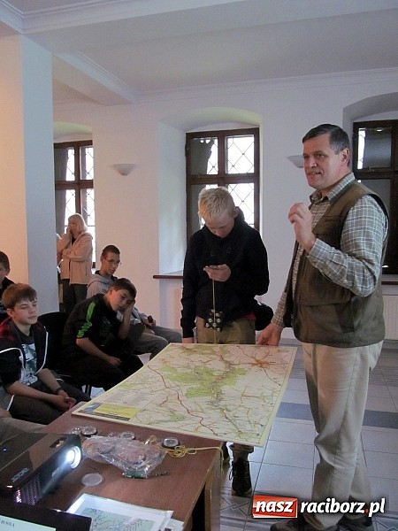 Zdjęcie w galerii na portalu naszraciborz.pl: Poszukiwacze ścieżek i skarbów jesieni z G5 w Ojcowskim Parku Narodowym wiadomości z regionu