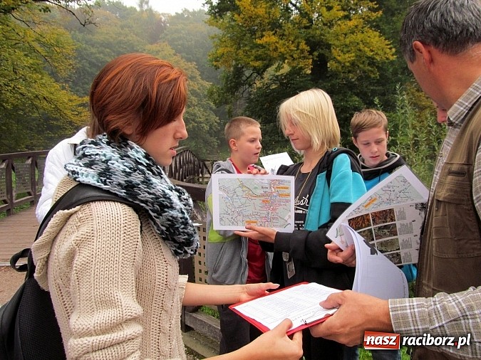 Zdjęcie w galerii na portalu naszraciborz.pl: Poszukiwacze ścieżek i skarbów jesieni z G5 w Ojcowskim Parku Narodowym wiadomości z regionu