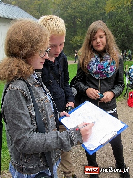 Zdjęcie w galerii na portalu naszraciborz.pl: Poszukiwacze ścieżek i skarbów jesieni z G5 w Ojcowskim Parku Narodowym wiadomości z regionu