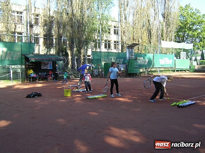 Zdjęcie w galerii na portalu naszraciborz.pl: Paweł Bichta pasowany na tenisistę wiadomości z regionu