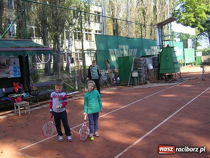 Zdjęcie w galerii na portalu naszraciborz.pl: Paweł Bichta pasowany na tenisistę wiadomości z regionu