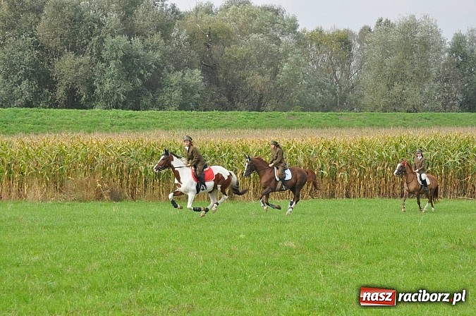 Zdjęcie w galerii na portalu naszraciborz.pl: Raciborski Hubertus 2014. Przy Huzarskiej na Ostrogu spotkali się miłośnicy koni wiadomości z regionu