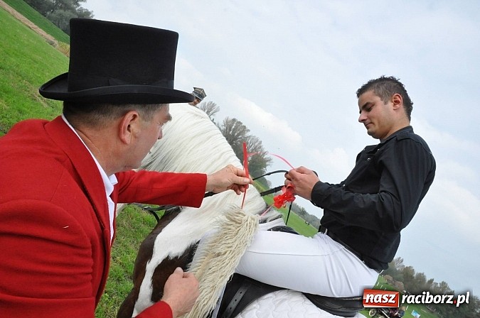 Zdjęcie w galerii na portalu naszraciborz.pl: Raciborski Hubertus 2014. Przy Huzarskiej na Ostrogu spotkali się miłośnicy koni wiadomości z regionu
