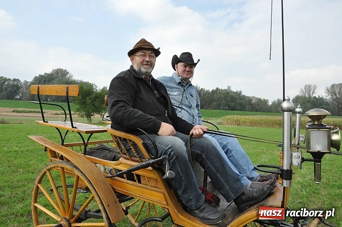 Zdjęcie w galerii na portalu naszraciborz.pl: Raciborski Hubertus 2014. Przy Huzarskiej na Ostrogu spotkali się miłośnicy koni wiadomości z regionu