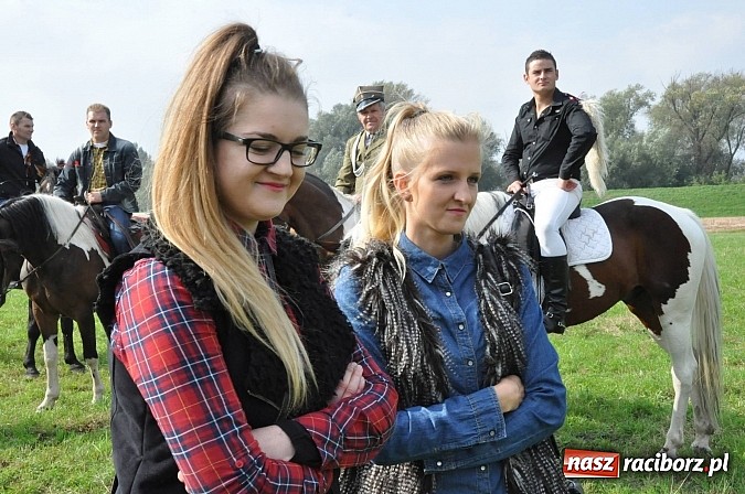 Zdjęcie w galerii na portalu naszraciborz.pl: Raciborski Hubertus 2014. Przy Huzarskiej na Ostrogu spotkali się miłośnicy koni wiadomości z regionu