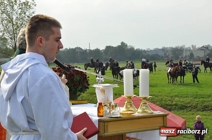 Zdjęcie w galerii na portalu naszraciborz.pl: Raciborski Hubertus 2014. Przy Huzarskiej na Ostrogu spotkali się miłośnicy koni wiadomości z regionu
