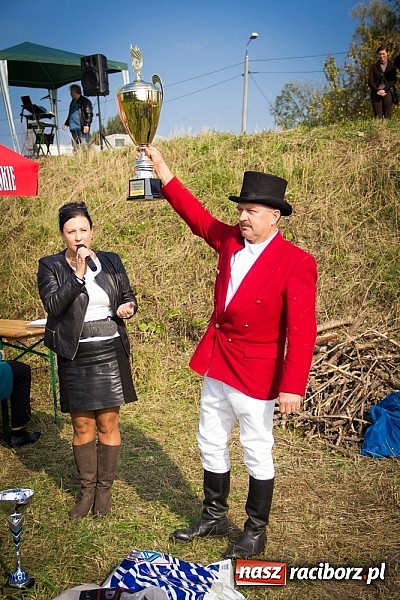 Zdjęcie w galerii na portalu naszraciborz.pl: Raciborski Hubertus 2014. Przy Huzarskiej na Ostrogu spotkali się miłośnicy koni wiadomości z regionu