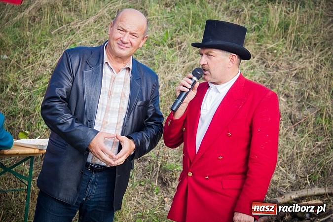 Zdjęcie w galerii na portalu naszraciborz.pl: Raciborski Hubertus 2014. Przy Huzarskiej na Ostrogu spotkali się miłośnicy koni wiadomości z regionu