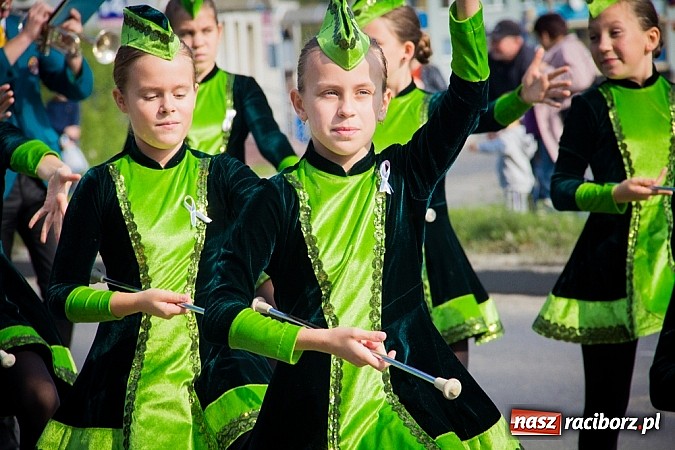 Zdjęcie w galerii na portalu naszraciborz.pl: Raciborski Hubertus 2014. Przy Huzarskiej na Ostrogu spotkali się miłośnicy koni wiadomości z regionu
