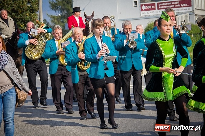 Zdjęcie w galerii na portalu naszraciborz.pl: Raciborski Hubertus 2014. Przy Huzarskiej na Ostrogu spotkali się miłośnicy koni wiadomości z regionu
