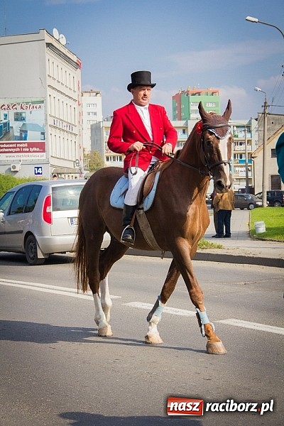 Zdjęcie w galerii na portalu naszraciborz.pl: Raciborski Hubertus 2014. Przy Huzarskiej na Ostrogu spotkali się miłośnicy koni wiadomości z regionu