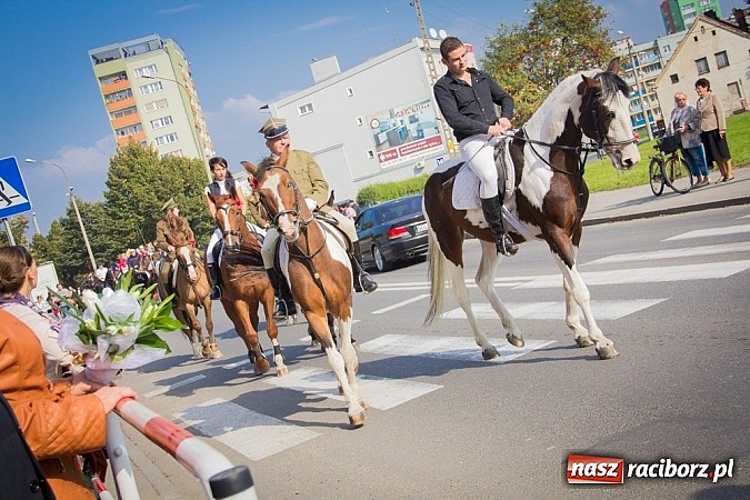Zdjęcie w galerii na portalu naszraciborz.pl: Raciborski Hubertus 2014. Przy Huzarskiej na Ostrogu spotkali się miłośnicy koni wiadomości z regionu
