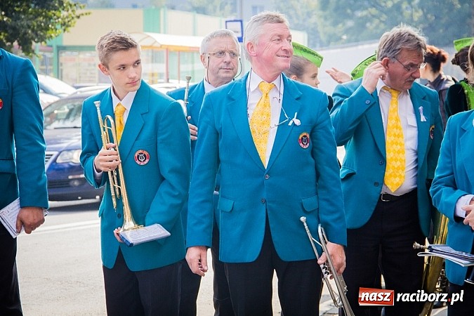 Zdjęcie w galerii na portalu naszraciborz.pl: Raciborski Hubertus 2014. Przy Huzarskiej na Ostrogu spotkali się miłośnicy koni wiadomości z regionu