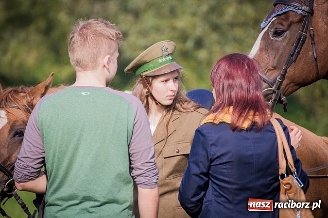 Zdjęcie w galerii na portalu naszraciborz.pl: Raciborski Hubertus 2014. Przy Huzarskiej na Ostrogu spotkali się miłośnicy koni wiadomości z regionu