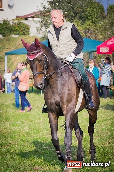 Zdjęcie w galerii na portalu naszraciborz.pl: Raciborski Hubertus 2014. Przy Huzarskiej na Ostrogu spotkali się miłośnicy koni wiadomości z regionu