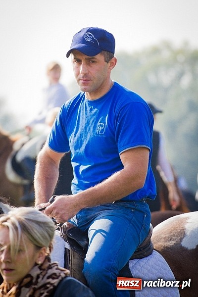 Zdjęcie w galerii na portalu naszraciborz.pl: Raciborski Hubertus 2014. Przy Huzarskiej na Ostrogu spotkali się miłośnicy koni wiadomości z regionu