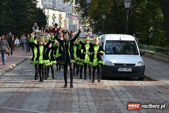 Zdjęcie w galerii na portalu naszraciborz.pl: Raciborski Hubertus 2014. Przy Huzarskiej na Ostrogu spotkali się miłośnicy koni wiadomości z regionu