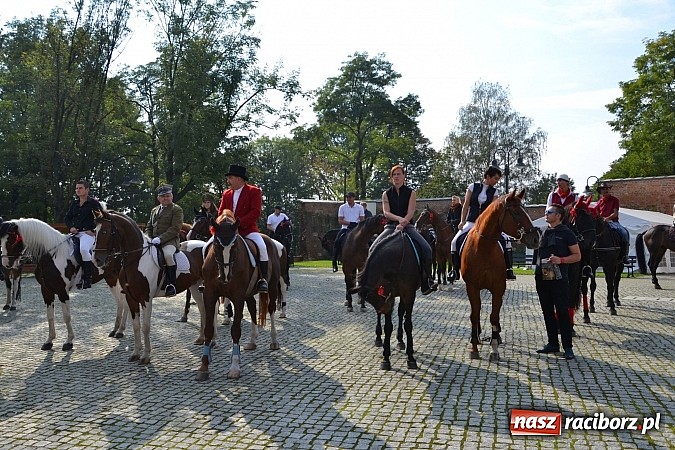 Zdjęcie w galerii na portalu naszraciborz.pl: Raciborski Hubertus 2014. Przy Huzarskiej na Ostrogu spotkali się miłośnicy koni wiadomości z regionu