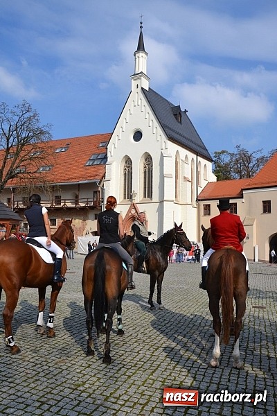 Zdjęcie w galerii na portalu naszraciborz.pl: Raciborski Hubertus 2014. Przy Huzarskiej na Ostrogu spotkali się miłośnicy koni wiadomości z regionu