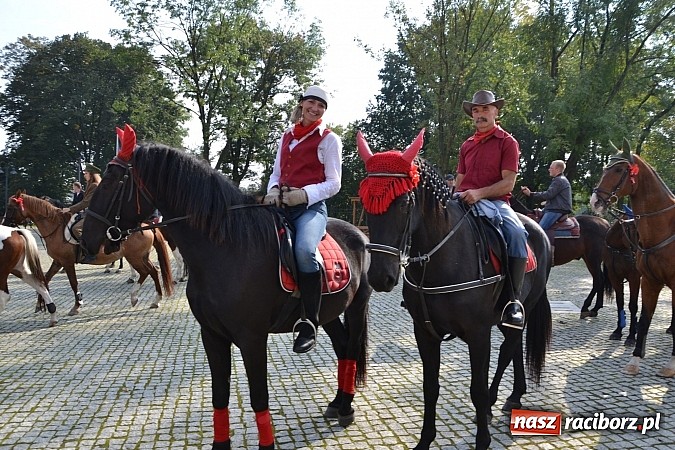 Zdjęcie w galerii na portalu naszraciborz.pl: Raciborski Hubertus 2014. Przy Huzarskiej na Ostrogu spotkali się miłośnicy koni wiadomości z regionu