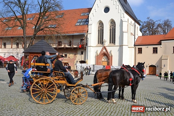 Zdjęcie w galerii na portalu naszraciborz.pl: Raciborski Hubertus 2014. Przy Huzarskiej na Ostrogu spotkali się miłośnicy koni wiadomości z regionu
