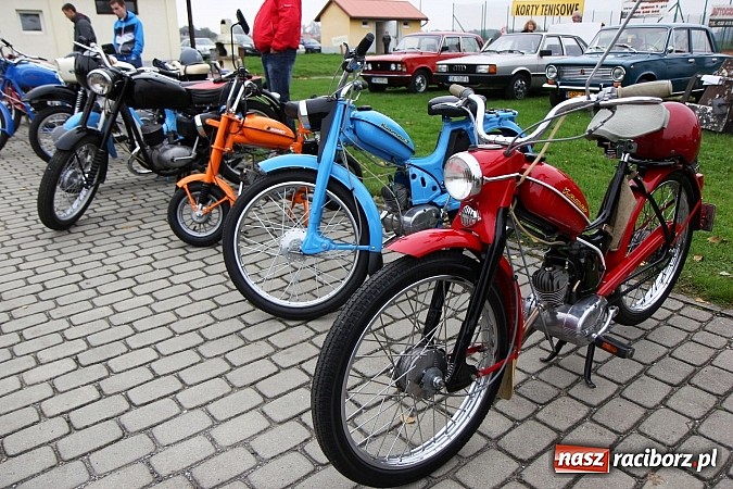 Zdjęcie w galerii na portalu naszraciborz.pl: Zakończenie sezonu motorowego, czyli zlot oldtimerów oraz motobazar w Zabełkowie wiadomości z regionu