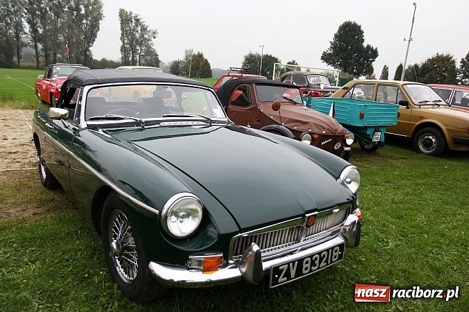 Zdjęcie w galerii na portalu naszraciborz.pl: Zakończenie sezonu motorowego, czyli zlot oldtimerów oraz motobazar w Zabełkowie wiadomości z regionu