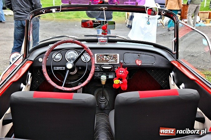 Zdjęcie w galerii na portalu naszraciborz.pl: Zakończenie sezonu motorowego, czyli zlot oldtimerów oraz motobazar w Zabełkowie wiadomości z regionu