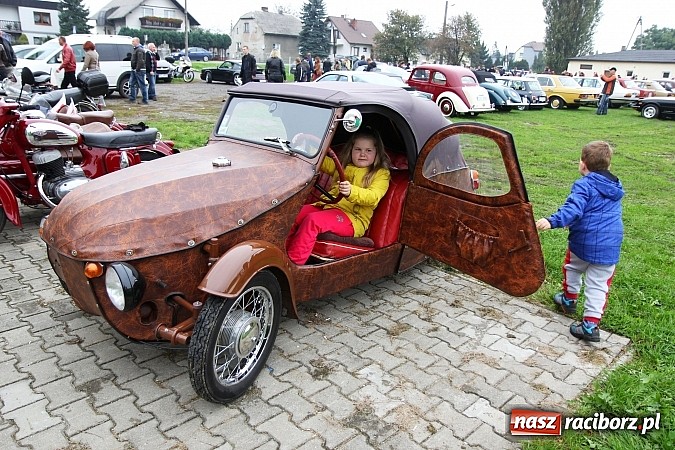 Zdjęcie w galerii na portalu naszraciborz.pl: Zakończenie sezonu motorowego, czyli zlot oldtimerów oraz motobazar w Zabełkowie wiadomości z regionu