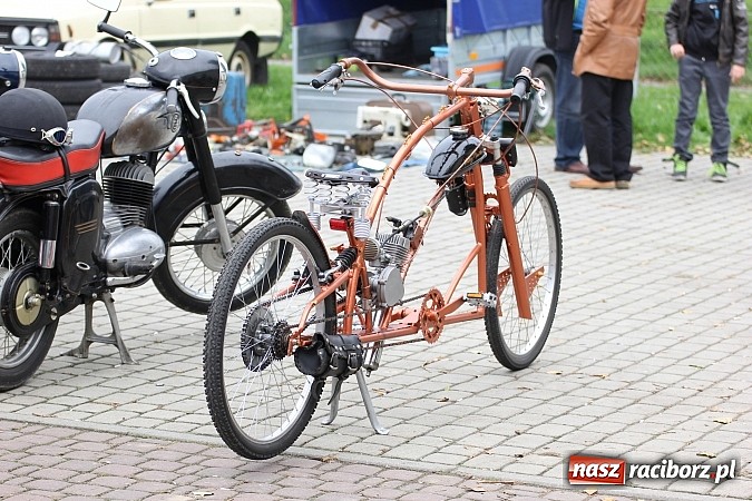 Zdjęcie w galerii na portalu naszraciborz.pl: Zakończenie sezonu motorowego, czyli zlot oldtimerów oraz motobazar w Zabełkowie wiadomości z regionu