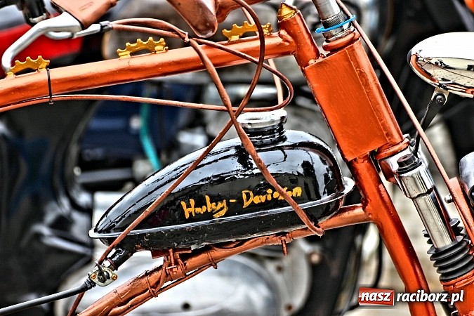 Zdjęcie w galerii na portalu naszraciborz.pl: Zakończenie sezonu motorowego, czyli zlot oldtimerów oraz motobazar w Zabełkowie wiadomości z regionu