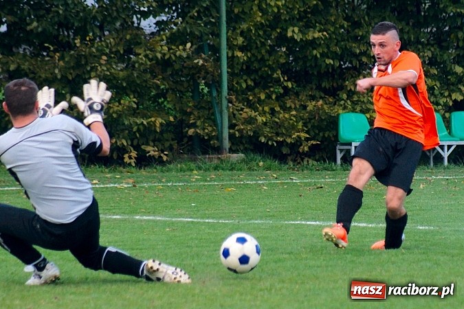 Zdjęcie w galerii na portalu naszraciborz.pl: B klasa: Wicher z Płoni zdmuchnął Olszynkę wiadomości z regionu