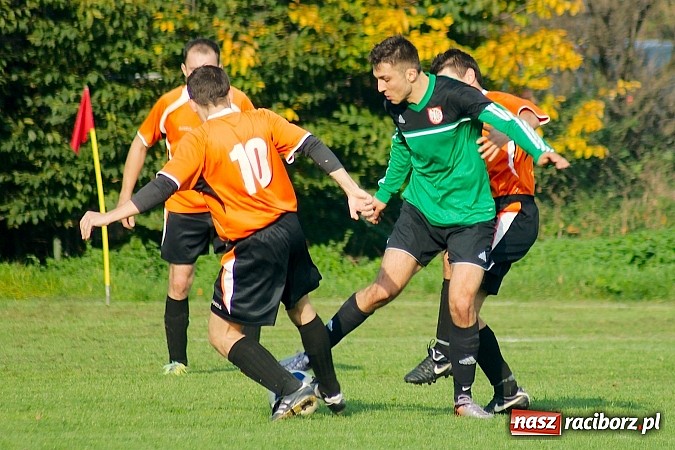 Zdjęcie w galerii na portalu naszraciborz.pl: B klasa: Wicher z Płoni zdmuchnął Olszynkę wiadomości z regionu