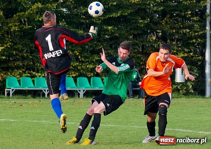 Zdjęcie w galerii na portalu naszraciborz.pl: B klasa: Wicher z Płoni zdmuchnął Olszynkę wiadomości z regionu