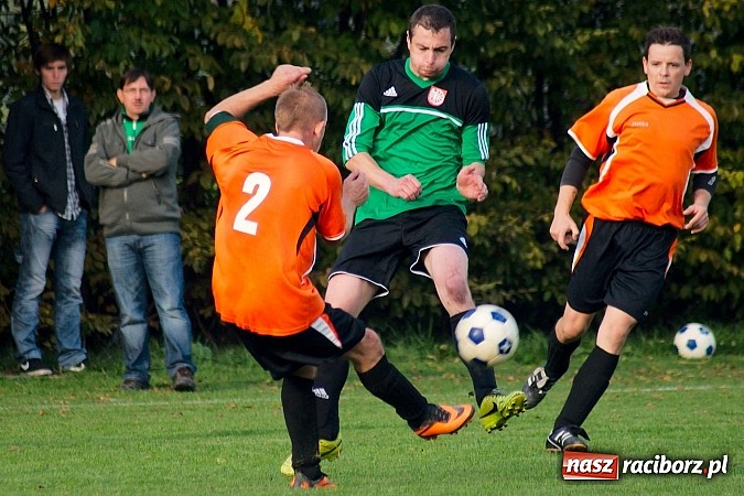 Zdjęcie w galerii na portalu naszraciborz.pl: B klasa: Wicher z Płoni zdmuchnął Olszynkę wiadomości z regionu