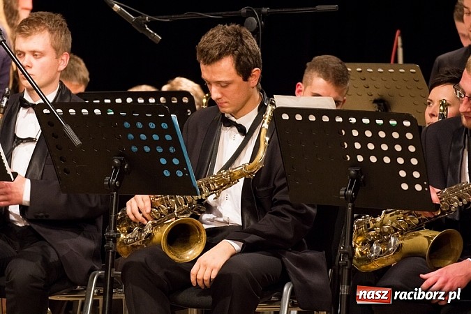 Zdjęcie w galerii na portalu naszraciborz.pl: Jubileusz 20-lecia zespołu Miraż wiadomości z regionu