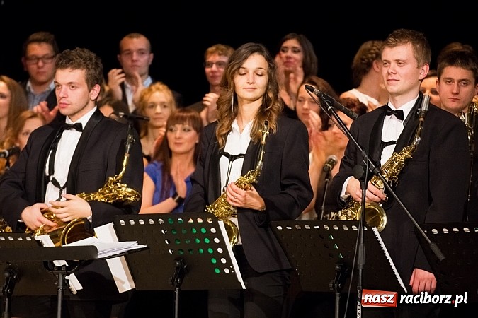 Zdjęcie w galerii na portalu naszraciborz.pl: Jubileusz 20-lecia zespołu Miraż wiadomości z regionu