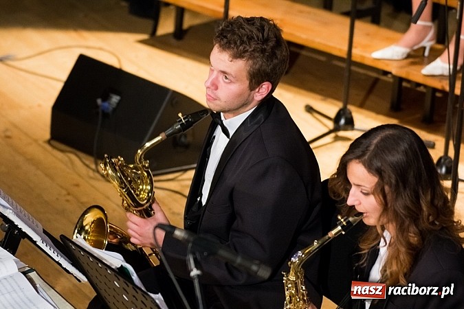 Zdjęcie w galerii na portalu naszraciborz.pl: Jubileusz 20-lecia zespołu Miraż wiadomości z regionu