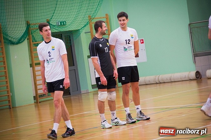 Zdjęcie w galerii na portalu naszraciborz.pl: Spacer Czarnych Katowice w Arenie Rafako wiadomości z regionu