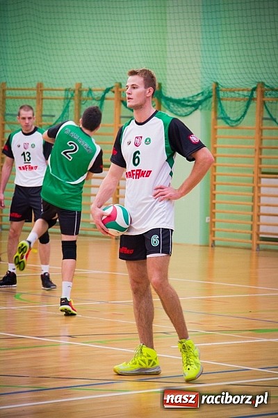 Zdjęcie w galerii na portalu naszraciborz.pl: Spacer Czarnych Katowice w Arenie Rafako wiadomości z regionu