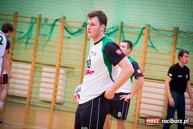 Zdjęcie w galerii na portalu naszraciborz.pl: Spacer Czarnych Katowice w Arenie Rafako wiadomości z regionu